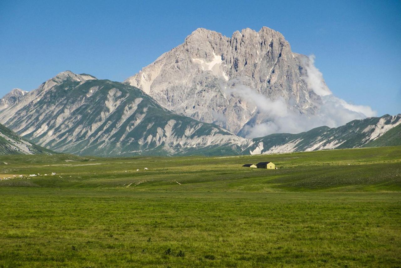 Complesso Turistico Aurora - Appartamenti Poggio Picenze Bagian luar foto