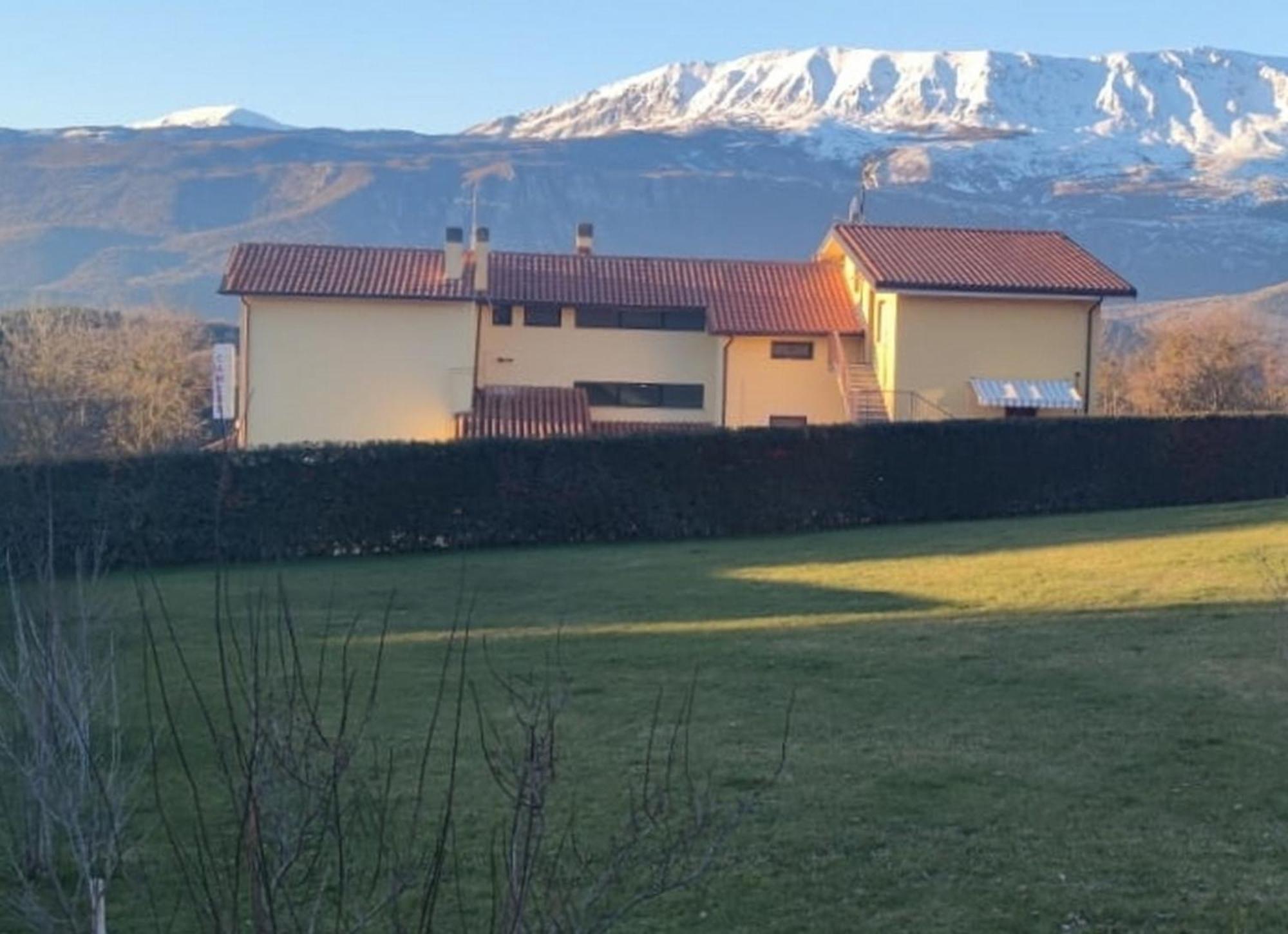 Complesso Turistico Aurora - Appartamenti Poggio Picenze Bagian luar foto